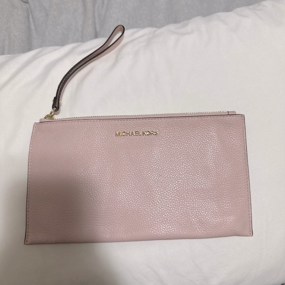 michael kors wristlet